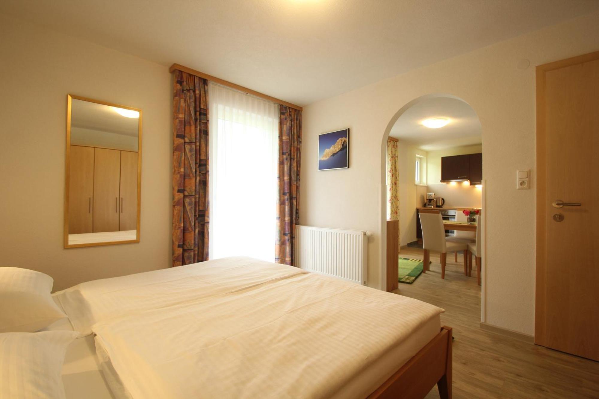 Apartmenthaus Dornroeschen Ramsau am Dachstein Kamer foto