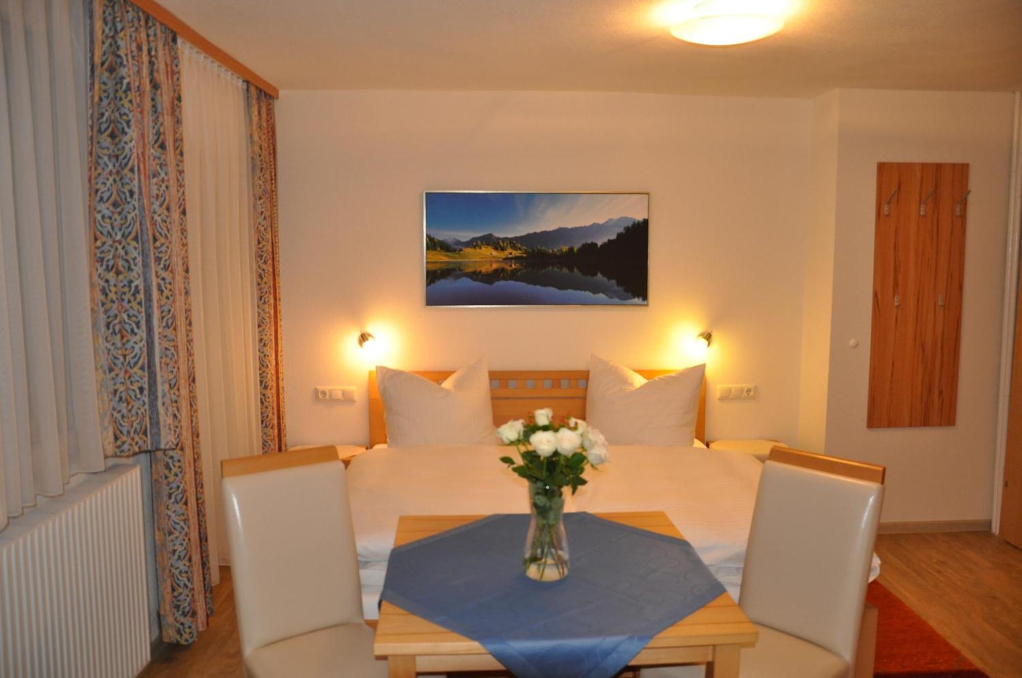 Apartmenthaus Dornroeschen Ramsau am Dachstein Kamer foto