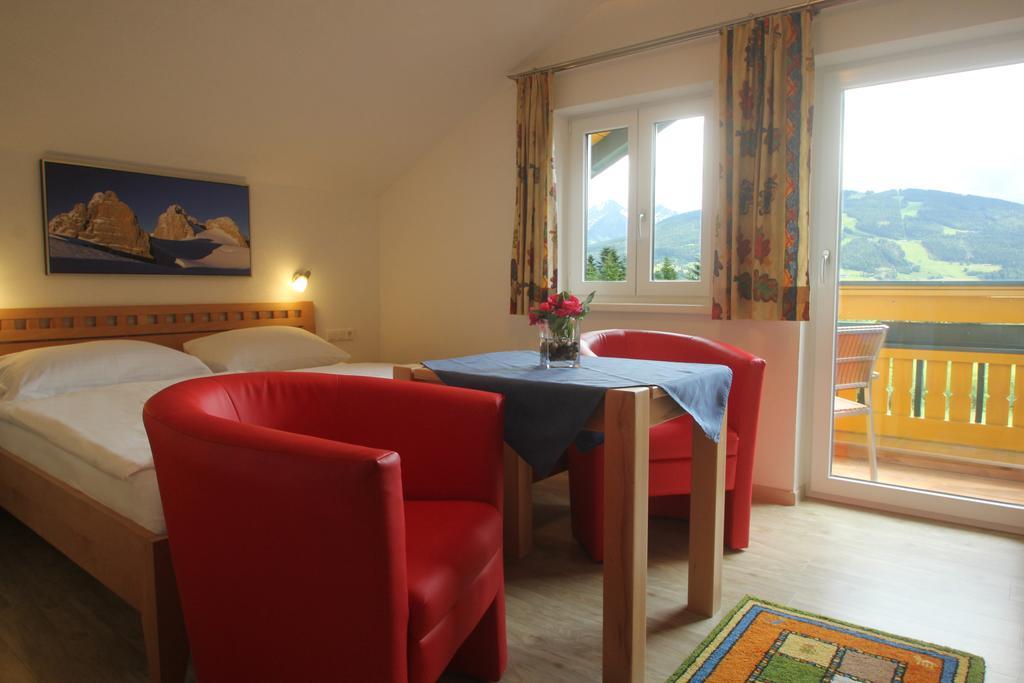 Apartmenthaus Dornroeschen Ramsau am Dachstein Kamer foto
