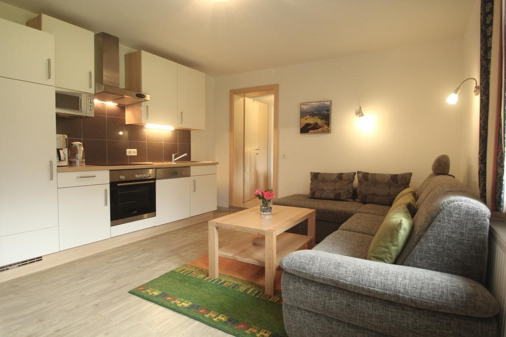 Apartmenthaus Dornroeschen Ramsau am Dachstein Kamer foto