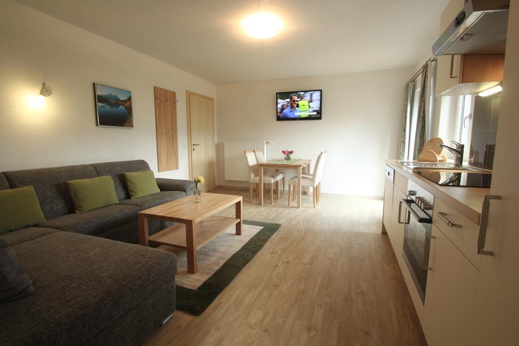 Apartmenthaus Dornroeschen Ramsau am Dachstein Kamer foto