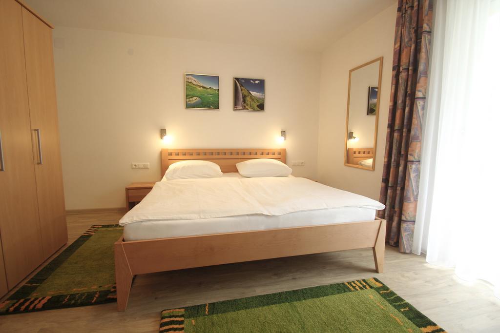 Apartmenthaus Dornroeschen Ramsau am Dachstein Kamer foto