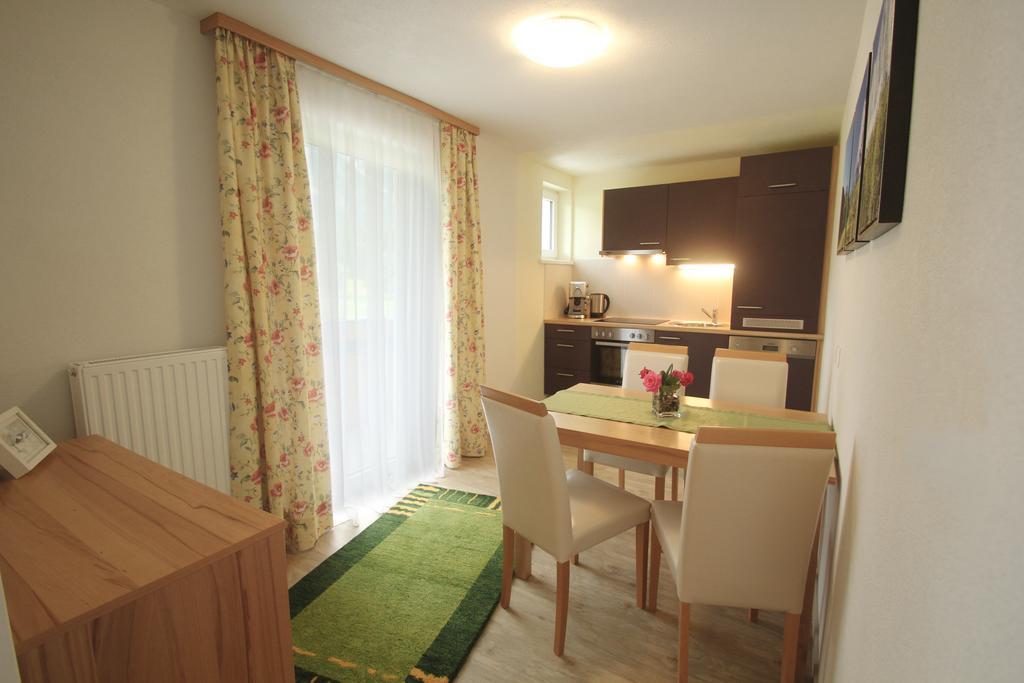 Apartmenthaus Dornroeschen Ramsau am Dachstein Kamer foto